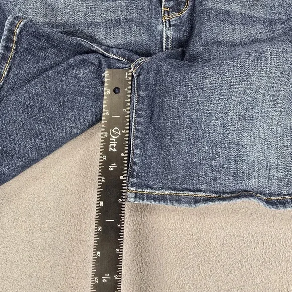 Judy Blue Shorts Womens 2XL Plus Stretch Blue Denim Bermuda Relaxed Summer - Picture 7 of 9